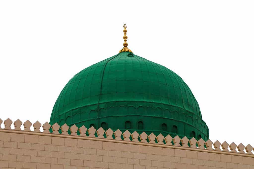 Green Dome Close up - Prophet Mohammed Mosque , Al Masjid an Nabawi - Medina / Saudi Arabia
